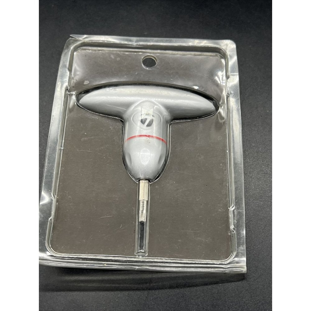 TaylorMade R9 Driver Tool Only - Picture 2 of 4